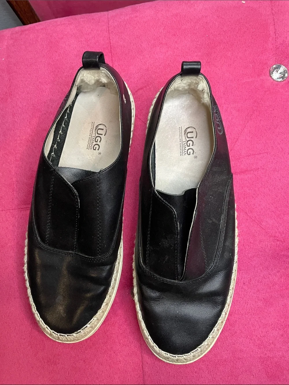 UGG Women's Black Leather Slip-On Espadrille Moccasinsi Size 8-8 1-2
